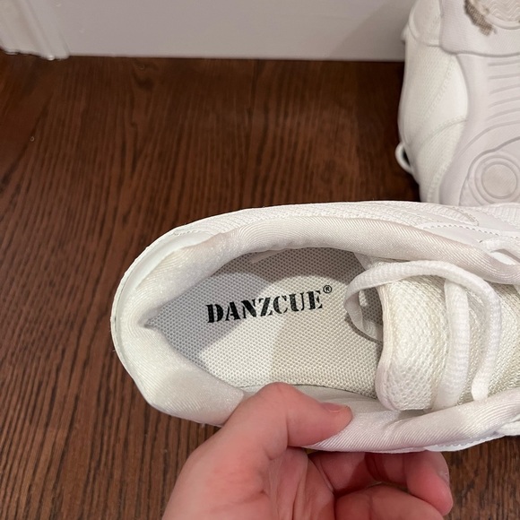 Danzcue White Cheer Shoes Women’s size 7.5 - Picture 5 of 8